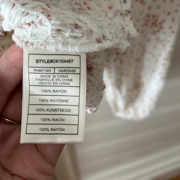 NWT Cupcakes and Cashmere Top - Picture 6 of 6